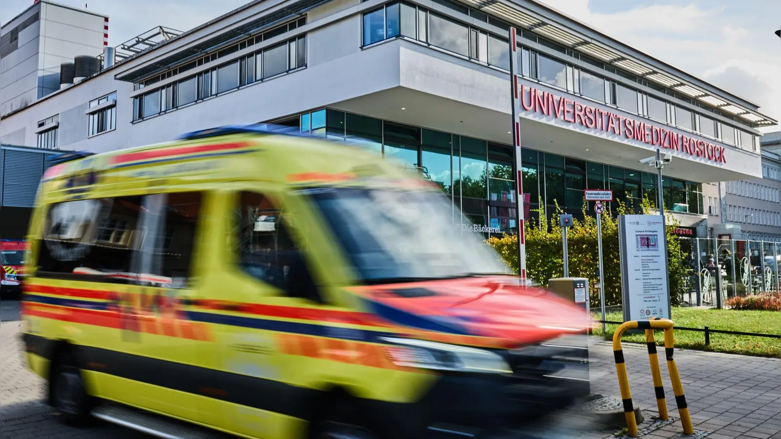 Rettungsdienste und Notaufnahmen sind oft überlastet, nun soll eine Reform helfen. (Symbolfoto) (Foto: Jens Büttner/dpa)