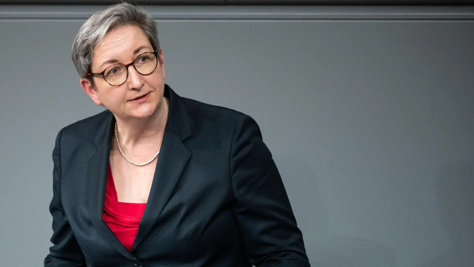 Klara Geywitz (SPD), Bundesministerin für Bau und Wohnen, spricht. (Foto: Bernd von Jutrczenka/dpa)