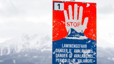 Die Lawinengefahr wird oft unterschätzt. (Archivbild)  (Foto: Jakob Gruber/APA/dpa)