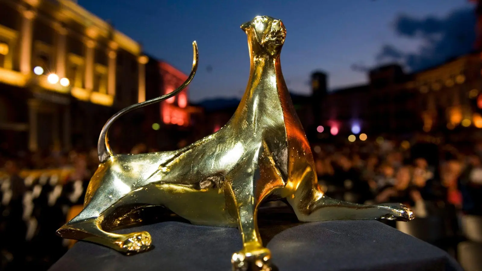 Fünf deutsche oder mit deutschem Engagement entstandene Beiträge wurden in den Hauptwettbewerb um den Goldenen Leoparden eingeladen. (Symbolfoto)  (Foto: Jean-Christophe Bott/Keystone/dpa)