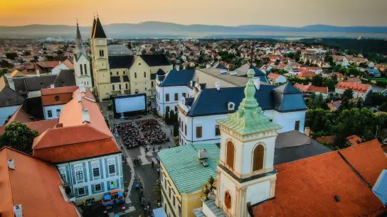 Das schmucke Veszprem nahe des ungarischen Plattensees ist Kulturhauptstadt 2023. (Foto: -/Veszprem-Balaton 2023/dpa)
