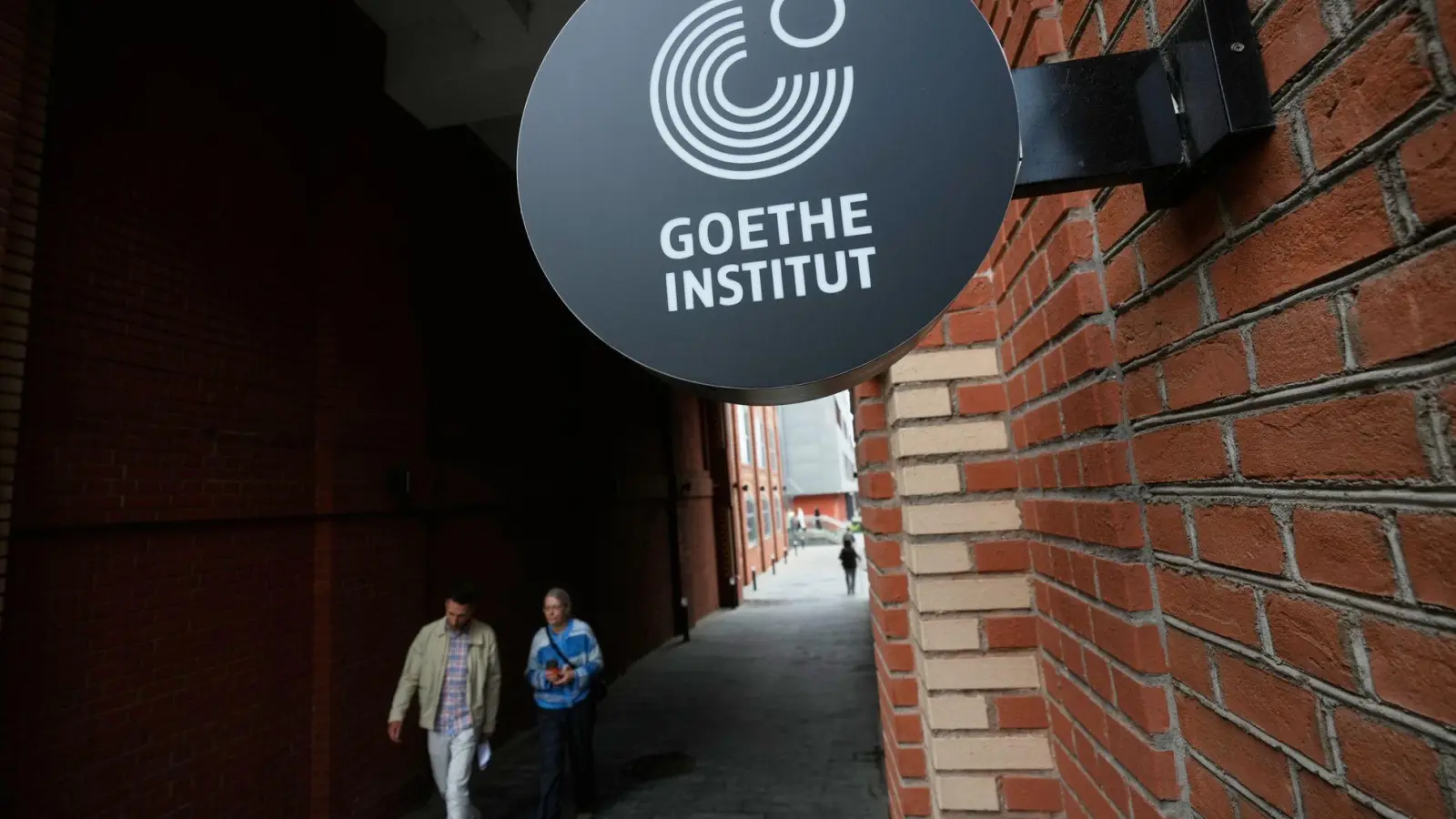 Die Goethe-Institute in Russland konnten seit Jahren keine große Öffentlichkeit in Russland mehr erreichen.  (Foto: Pavel Bednyakov/AP/dpa)