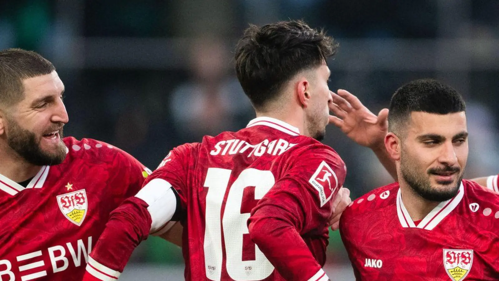 Der VfB Stuttgart jubelt auch in Mönchengladbach. (Foto: Marius Becker/dpa)