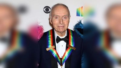 Lloyd Morrisett, Psychologe und Mitschöpfer der „Sesamstraße“, ist im Alter von 93 Jahren verstorben. (Foto: Greg Allen/Invision/AP/dpa)