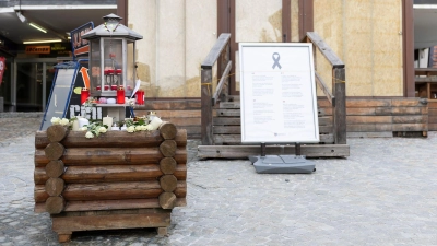 Nach der Brandkatastrophe in Crans-Montana wird Pyrotechnik in öffentlich zugänglichen Räumen in der Schweiz verboten. (Archivbild) (Foto: Cyril Zingaro/KEYSTONE/dpa)