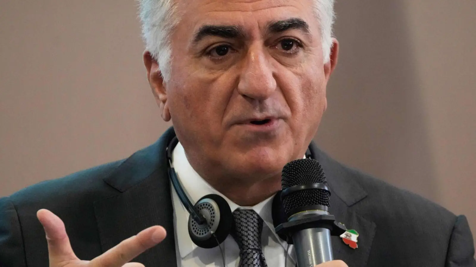 Im Januar folgten im Iran Menschenmassen Pahlavis Protestaufruf. (Archivbild) (Foto: Gregorio Borgia/AP/dpa)