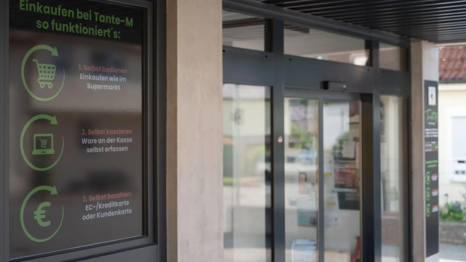 Selbst bedienen, selbst kassieren, selbst bezahlen - so läuft das in Supermärkten ohne Personal. (Archivbild) (Foto: Markus Lenhardt/dpa)