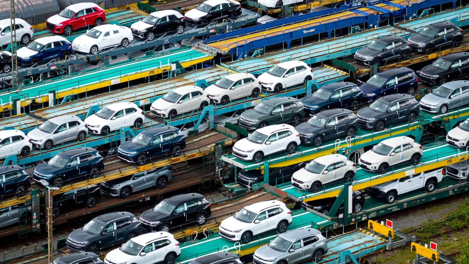 Stimmung in den Unternehmen hellt sich auf (Archivbild). (Foto: Sina Schuldt/dpa)