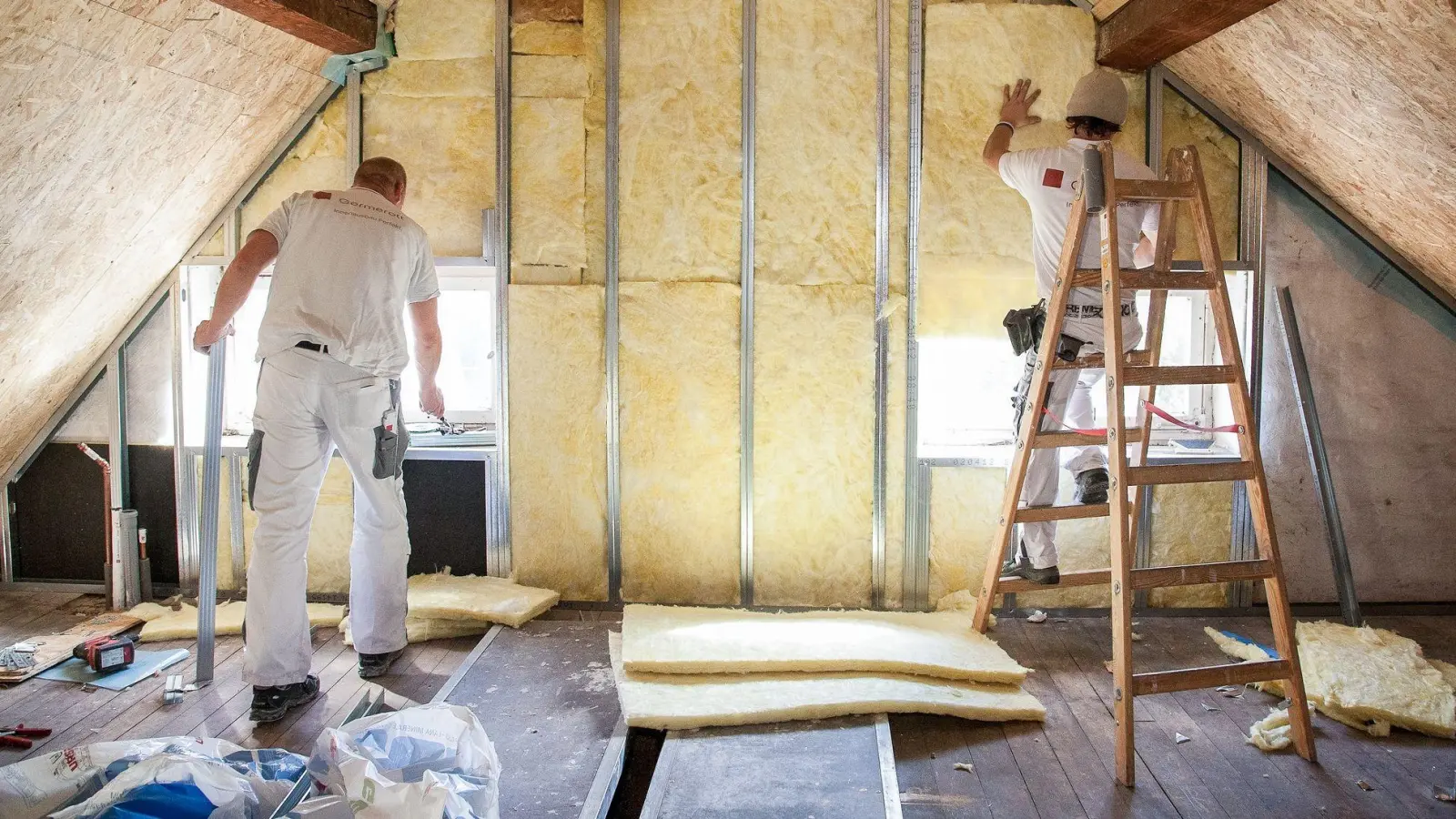 Eine gute Dämmung zahlt sich nicht nur finanziell aus - auch der Wohnkomfort und der Immobilienwert können sich dadurch erhöhen. (Foto: Kai Remmers/dpa-tmn)