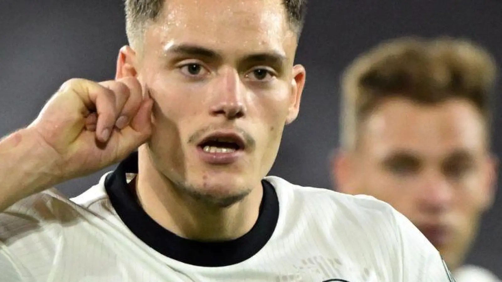 Florian Wirtz jubelt über sein Tor gegen Nordirland (Archivbild).  (Foto: Federico Gambarini/dpa)