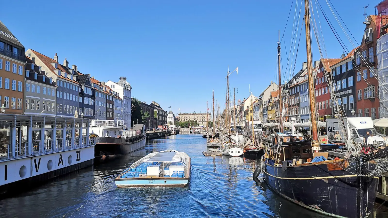 So idyllisch: Der „Nyhavn“ in der dänischen Hauptstadt Kopenhagen ist bei Touristen beliebt. (Archivbild) (Foto: Francoise Hauser/dpa-tmn)