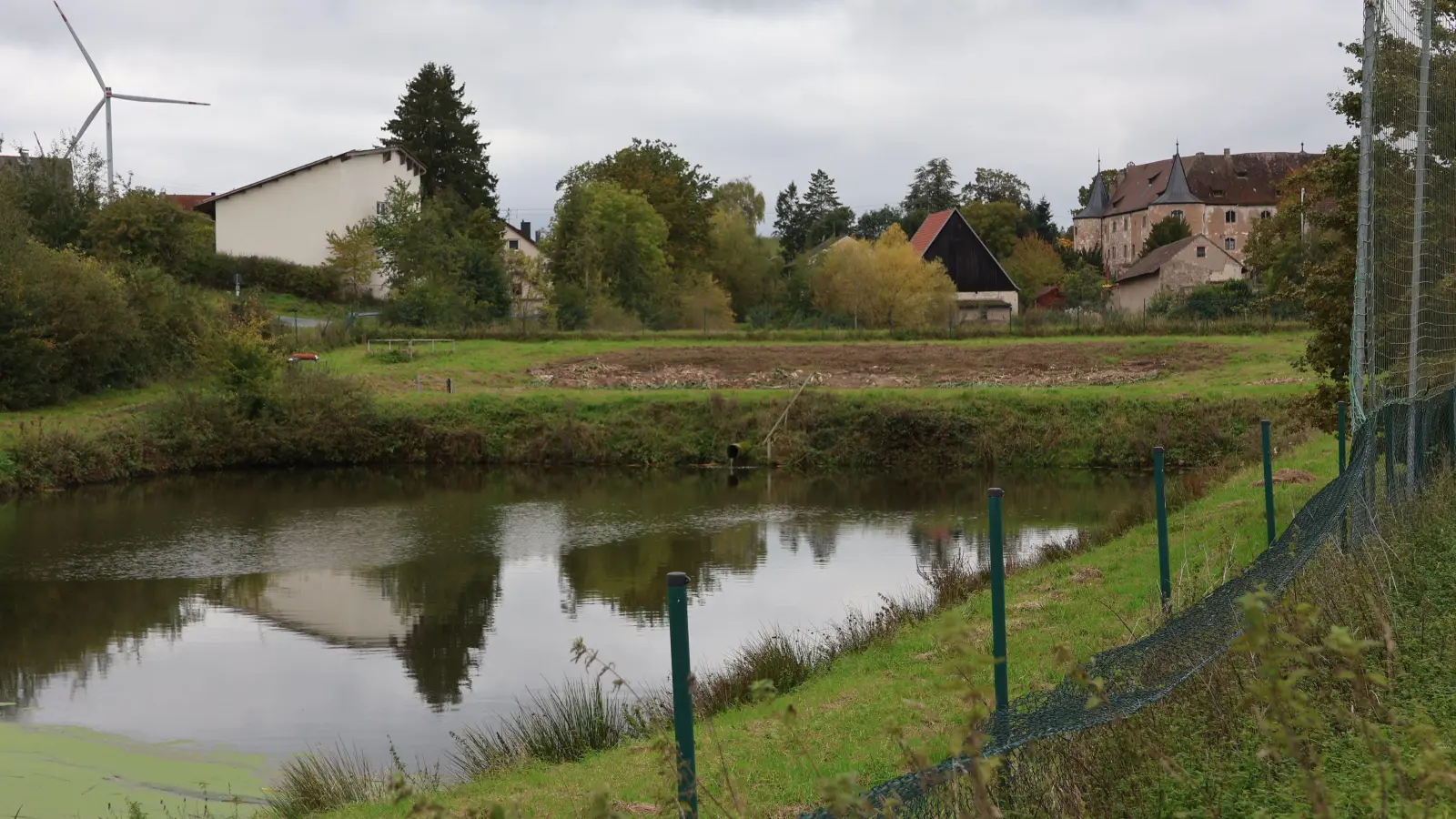 Die Tage der Teichkläranlage in Breitenlohe sind gezählt (Foto: Andreas Reum)