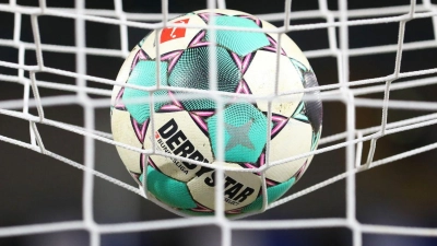 Mit 5:1 bezwang der SV Weinberg Ligakonkurrent Stuttgarter Kickers im vorletzten Testspiel vor Saisonbeginn. (Symbolbild: Friso Gentsch/dpa)