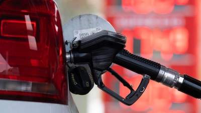 Die neuen Regeln für Preiserhöhungen an den Tankstellen kommen noch vor Ostern. (Archivbild) (Foto: Sebastian Kahnert/dpa)