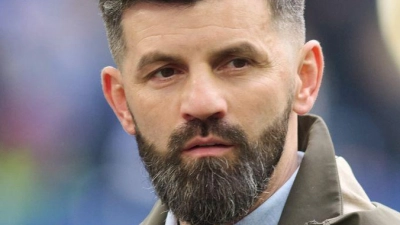 Schalkes Trainer Miron Muslic muss möglicherweise auf Torhüter Karius verzichten. (Archivbild) (Foto: Bernd Thissen/dpa)