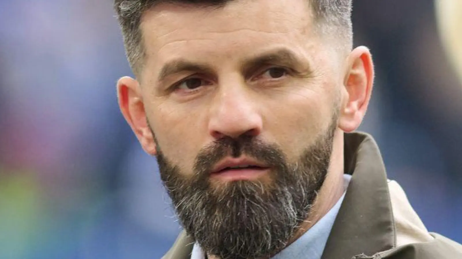 Schalkes Trainer Miron Muslic muss möglicherweise auf Torhüter Karius verzichten. (Archivbild) (Foto: Bernd Thissen/dpa)