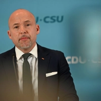 Die Wahlergebnisse hätten nichts geändert am Reformbedarf im Land, sagt CSU-Landesgruppenchef Alexander Hoffmann.  (Foto: Michael Brandt/dpa)