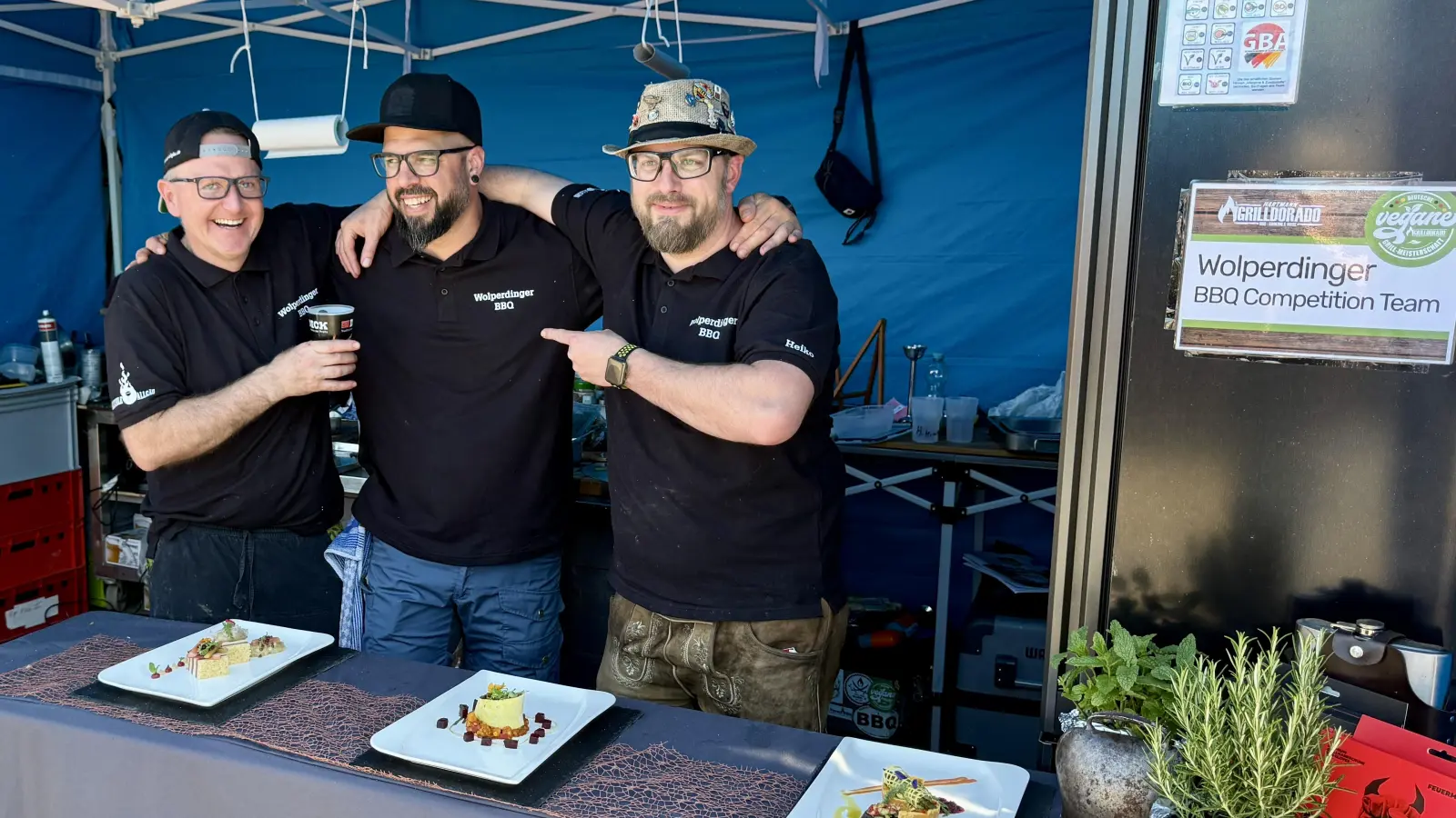 Viel Spaß hatten die teilnehmenden Teams der deutschen veganen Grillmeisterschaft in Bad Windsheim. (Foto: Josefine Mühlroth)