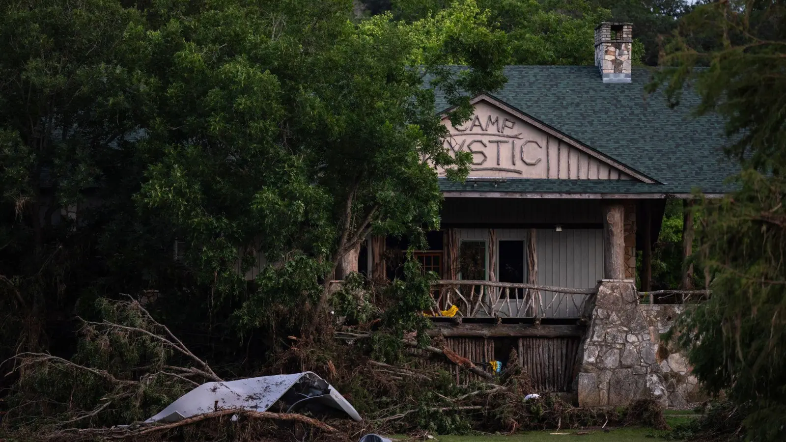 Das „Camp Mystic“ am Guadalupe River wurde von den Überschwemmungen überrascht. (Foto: Eli Hartman/AP/dpa)