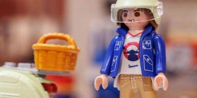 Die Spielzeugfirma Playmobil schließt ihr einziges deutsches Produktionswerk in Dietenhofen. (Symbolbild: Daniel Karmann/dpa)