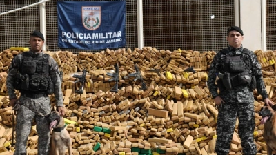 Fast 50 Tonnen Marihuana hat die Polizei in der brasilianischen Millionenmetropole Rio de Janeiro sichergestellt. (Foto: -/ASCOM PMERJ/dpa)