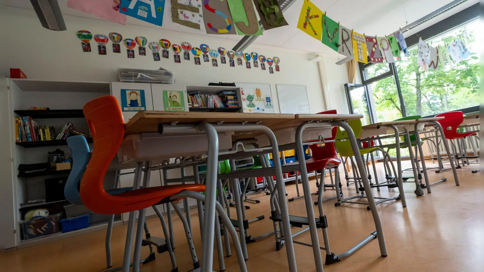 Das Schulsystem in Bayern braucht nach Expertenansicht eine grundlegende Reform. (Symbolbild) (Foto: Peter Kneffel/dpa)