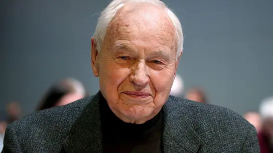 Hans Modrow, ehemaliger Politiker der SED und der Linken, ist in der Nacht zum Samstag im Alter von 95 Jahren gestorben. (Foto: Oliver Berg/dpa)