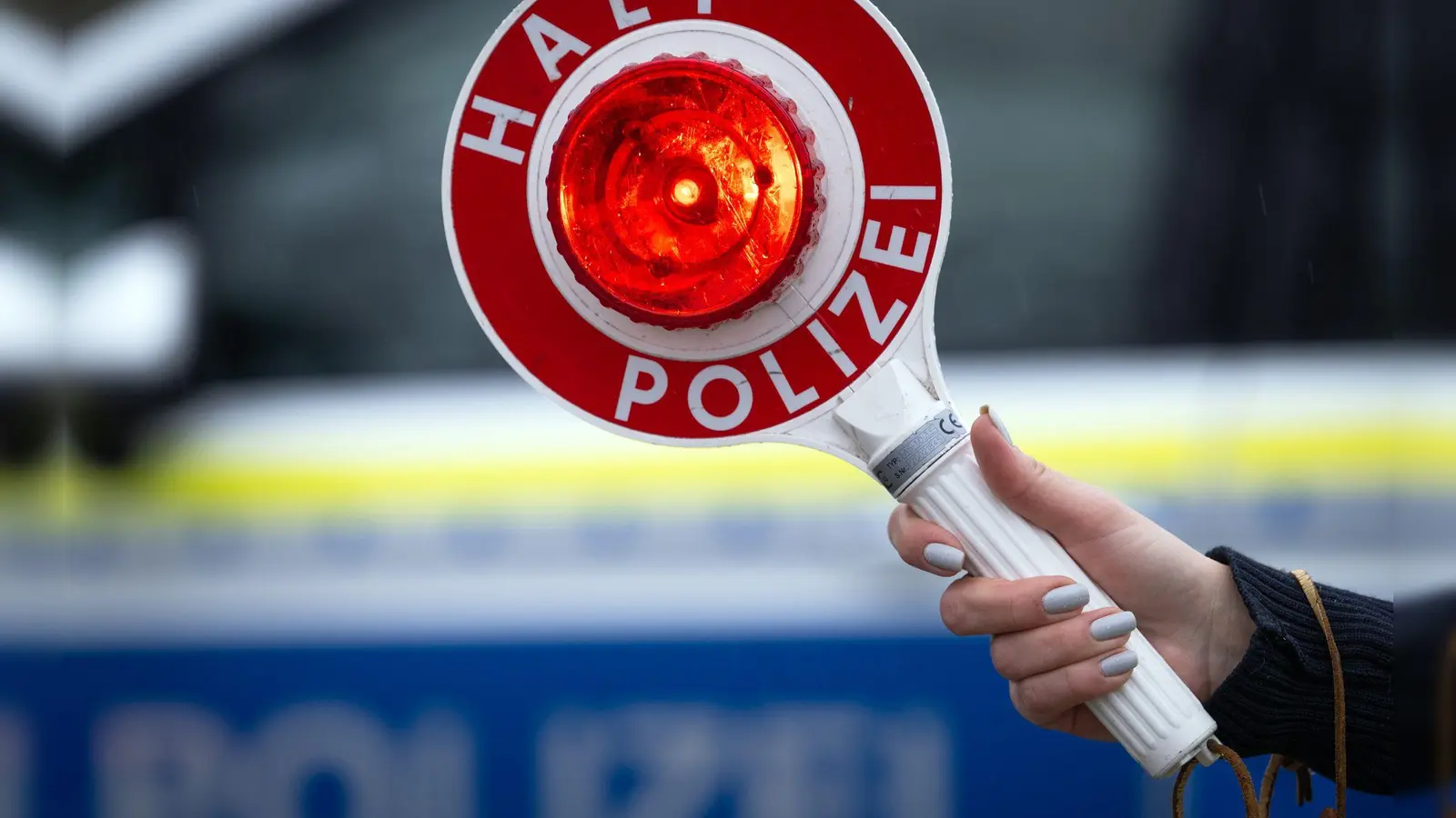 Mehrfach versuchte die Fahrerin, Kontrollen zu umgehen. (Symbolbild) (Foto: Soeren Stache/dpa)