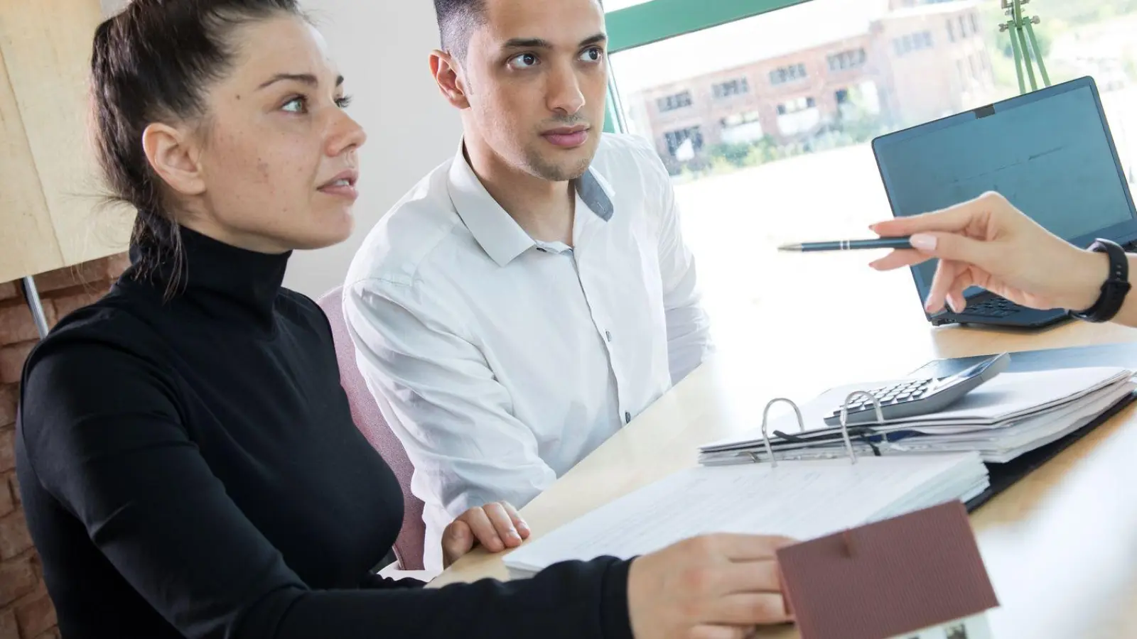 Nicht jede Schenkung mindert den Pflichtteil: Maßgeblich ist, wann der Erblasser den „Genuss“ der verschenkten Sache wirklich aufgibt. (Foto: Christin Klose/dpa-tmn)