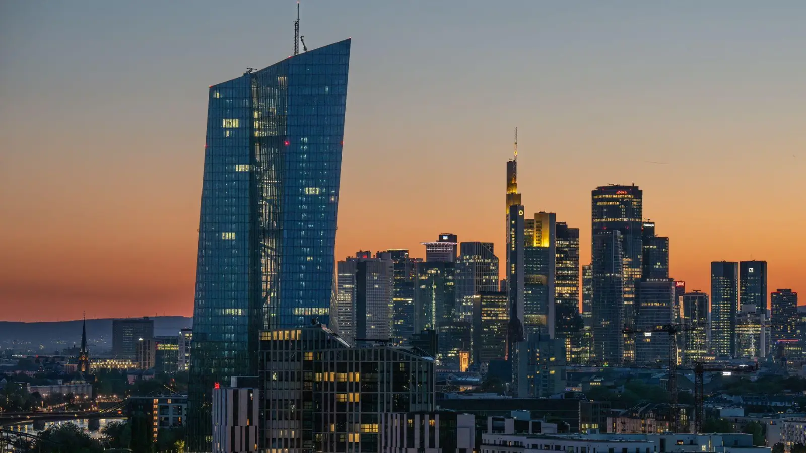 Die EZB feilt regelmäßig an ihrer geldpolitischen Strategie. (Archivbild) (Foto: Boris Roessler/dpa)