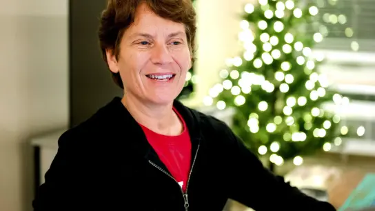 Die Stanford-Professorin Carolyn Bertozzi hat den Nobelpreis für Chemie gemeinsam zwei weiteren Forschern erhalten. (Foto: Noah Berger/FR34727 AP/dpa)