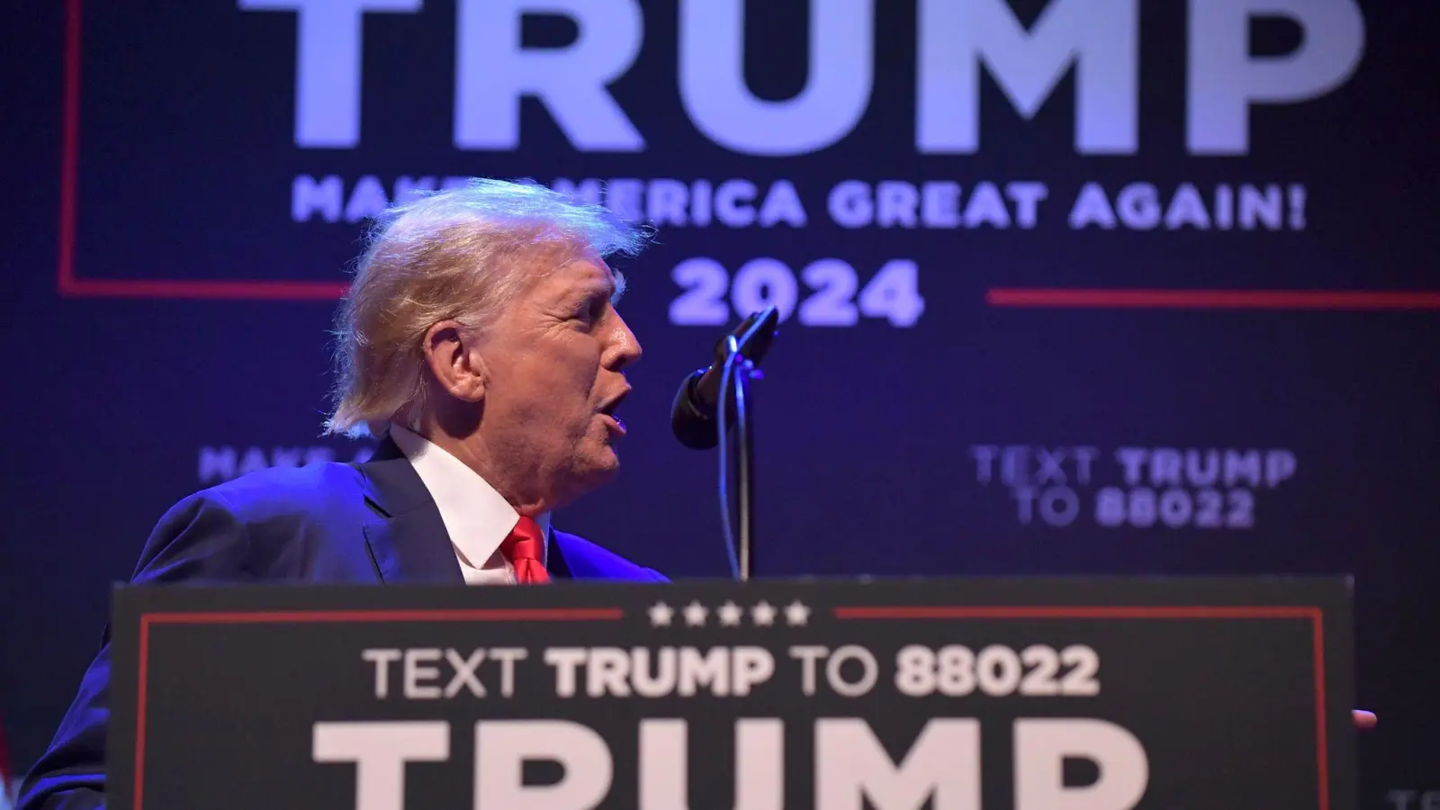 Der ehemalige US-Präsident Donald Trump ist schon jetzt im Wahlkampf-Modus für 2024. (Foto: Ron Johnson/AP/dpa)