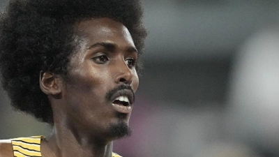 Nun hat Mohamed Abdilaahi den deutschen Rekord von Dieter Baumann geknackt.  (Foto: Michael Kappeler/dpa)