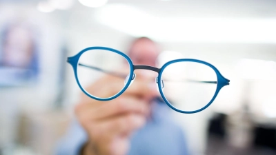 Auch wenn man für einen Zuschuss zur Brille infrage kommt, zahlt die Krankenkasse immer nur für die Brillengläser. Die Fassung muss selbst bezahlt werden. (Foto: Rolf Vennenbernd/dpa/dpa-tmn)
