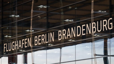 Ein mutmaßlicher Waffenschmuggler der Terrororganisation Hamas fest ist am BER festgenommen worden. (Archivbild) (Foto: Soeren Stache/dpa)