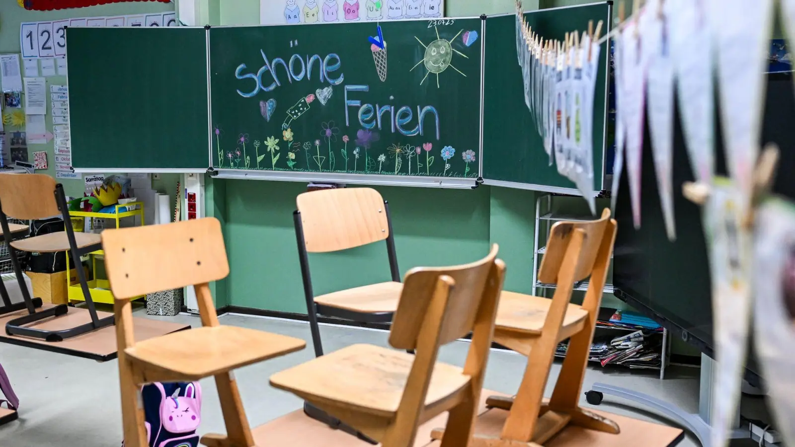 Während die meisten Bundesländer mit wechselnden Terminen leben, haben Bayern und Baden-Württemberg traditionell als letzte Ferien. (Archivbild) (Foto: Jens Kalaene/dpa)