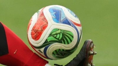 Fußball-Landesligist SVG Steinachgrund ist beim Tabellenführer Ammerthal gefordert. (Foto: Christian Charisius/dpa)