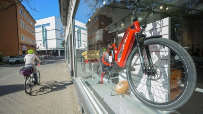 Fast jedes zweite in Deutschland verkaufte Fahrrad hatte im vergangenen Jahr einen Elektromotor. (Foto: Andreas Arnold/dpa)