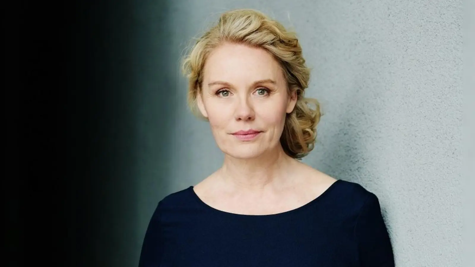 Spielt im Kreuzgang 2024 Dürrenmatts „Alte Dame”: Maike Bollow (Foto: Mirjam Knickriem)