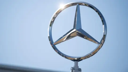 Baden-Württembergs Ministerpräsident Winfried Kretschmann will eine Übernahme von Mercedes durch chinesische Investoren im Notfall verhindern. (Foto: Fabian Sommer/dpa)