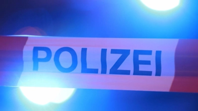 Die Polizei sperrt das Gebiet rund um den Fundort ab. (Symbolbild) (Foto: David Young/dpa)