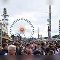 Am Samstag heißt es wieder „O'zapft is“. (Archivbild)  (Foto: Felix Hörhager/dpa)