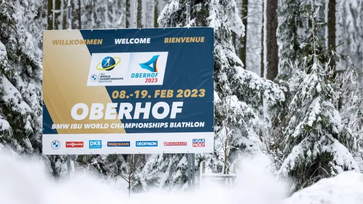 Bereit: Oberhof fiebert der Biathlon-WM entgegen. (Foto: Michael Reichel/dpa)