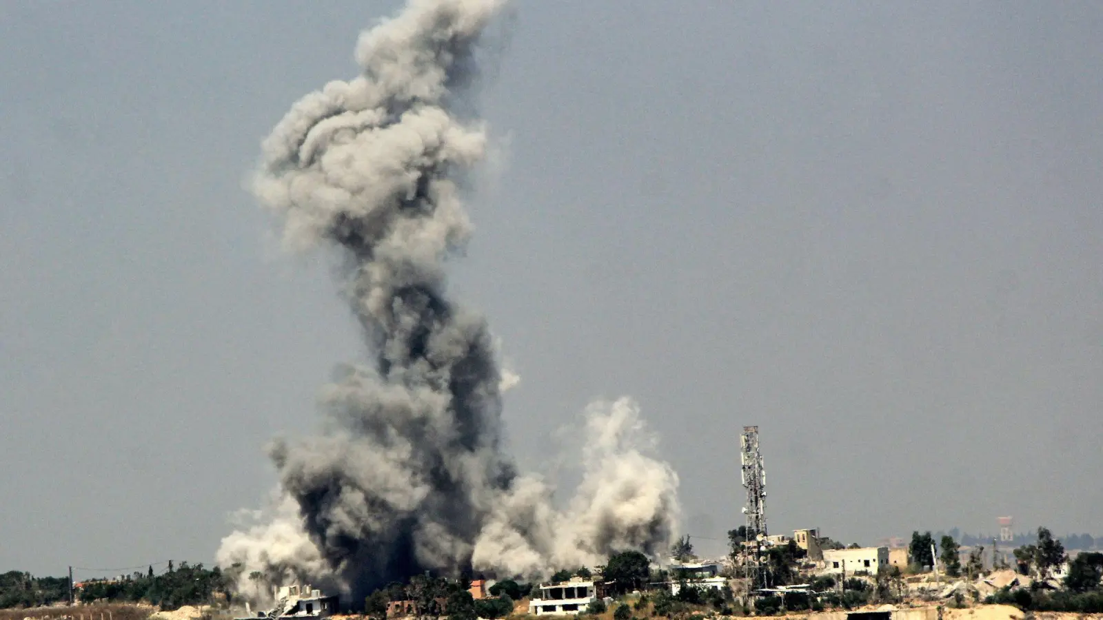 Der Konflikt zwischen Israel und der libanesischen Hisbollah-Miliz hat sich zuletzt zugespitzt.  (Foto: Stringer/dpa)