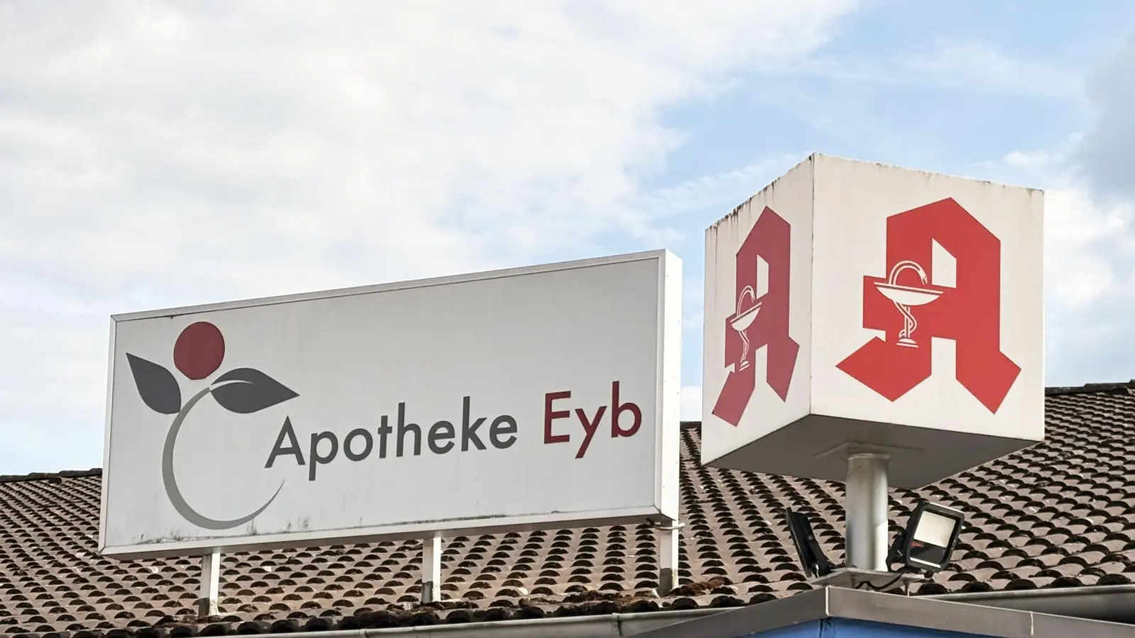 Eine Innovation für den Landkreis Ansbach: Tanja Franz, die die Apotheke in Eyb betreibt, möchte in Weihenzell ein Rezept-Terminal errichten. (Foto: Luca Paul)