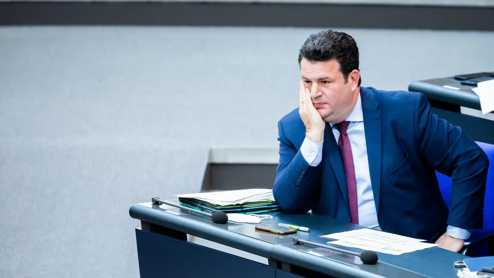 Hubertus Heil (SPD), Bundesminister für Arbeit und Soziales, im Plenum des Deutschen Bundestages. (Foto: Christoph Soeder/dpa)