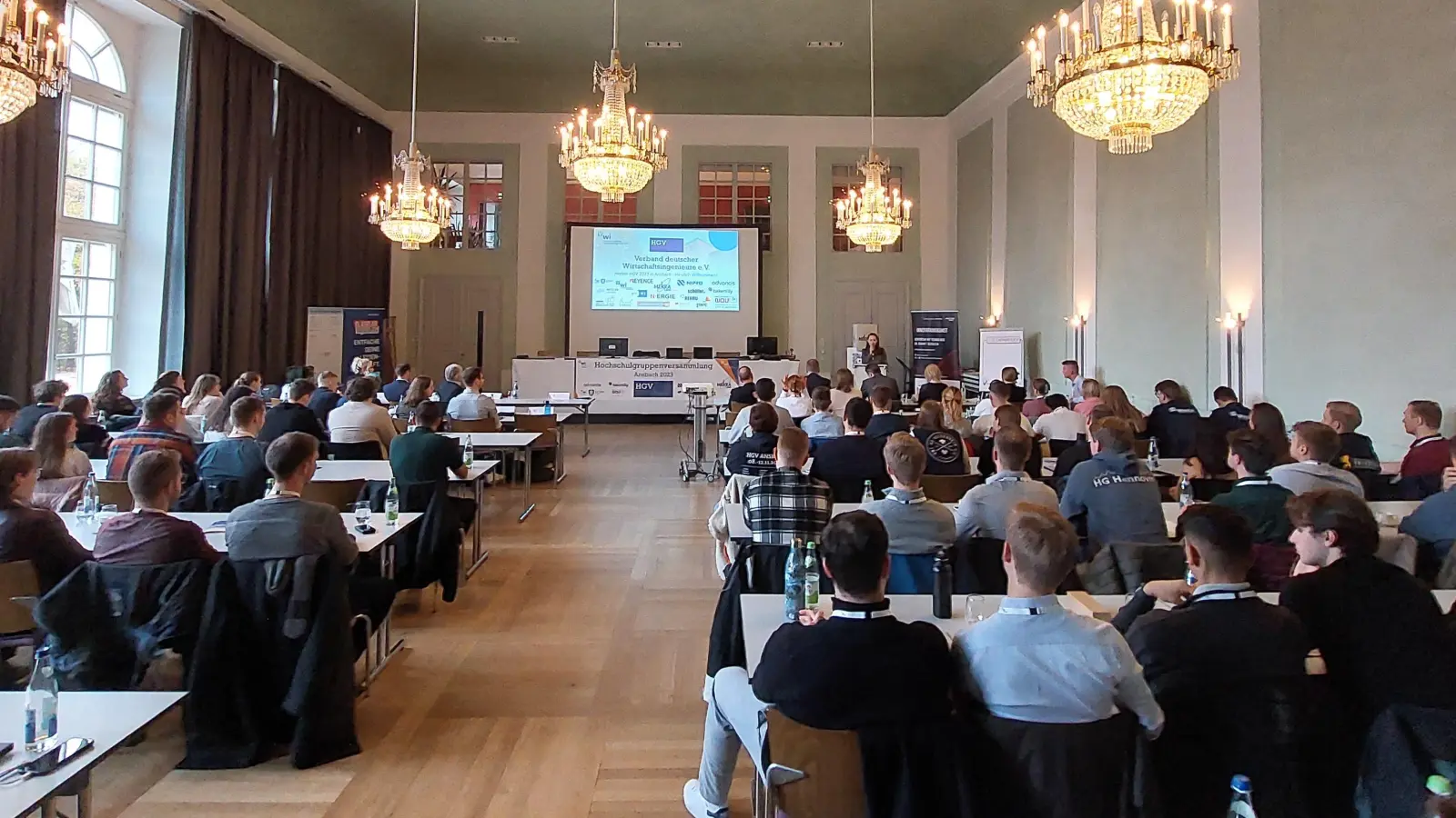 Die fünftägige Versammlung wurde in der Orangerie in Ansbach eröffnet. (Foto: Sebastian Roßkopf)