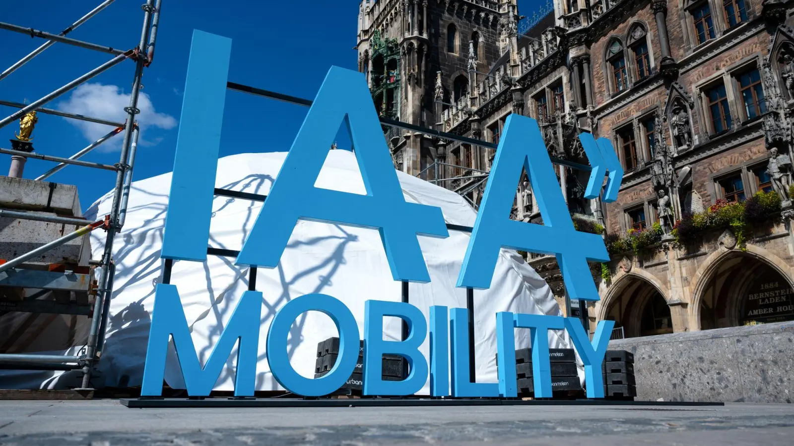 Der Münchner Stadtrat Christian Vorländer wechselt zur Messe München und soll sich dort unter anderem mit der Messe IAA Mobility beschäftigen.   (Foto: Sven Hoppe/dpa)