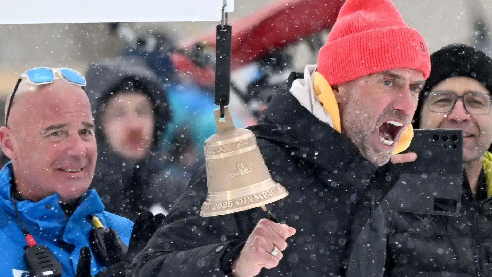  Jürgen Klopp (M) drückte dem deutschen Team die Daumen. (Foto: Hendrik Schmidt/dpa)