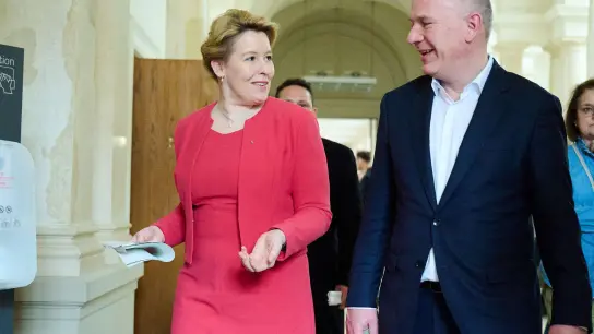 Berlins Regierende Bürgermeisterin Franziska Giffey (SPD) und CDU-Landeschef Kai Wegner im Berliner Abgeordnetenhaus. (Foto: Annette Riedl/dpa)